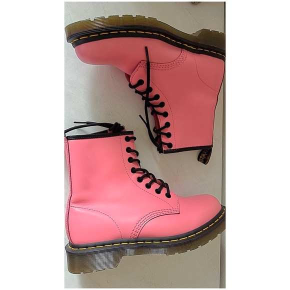 Dr. Martens Smooth Leather Lace Up Boots - Picture 6 of 12